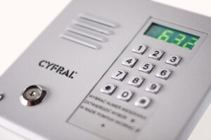 一人暮らしのインターホン対応で気を付けるべき注意点は？