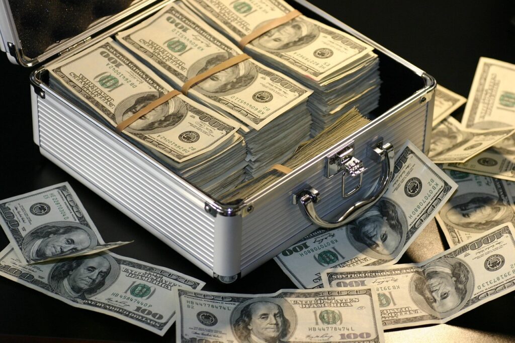 一人暮らしで引っ越したいけどお金がない、どうするべき？